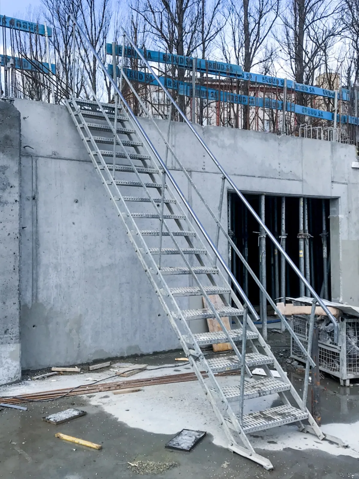 Bodtrappa 100cm 18 steg komplett 2 räcken<TLC