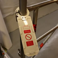 Hållare för grönskylt med öppning<SP PRO Sale