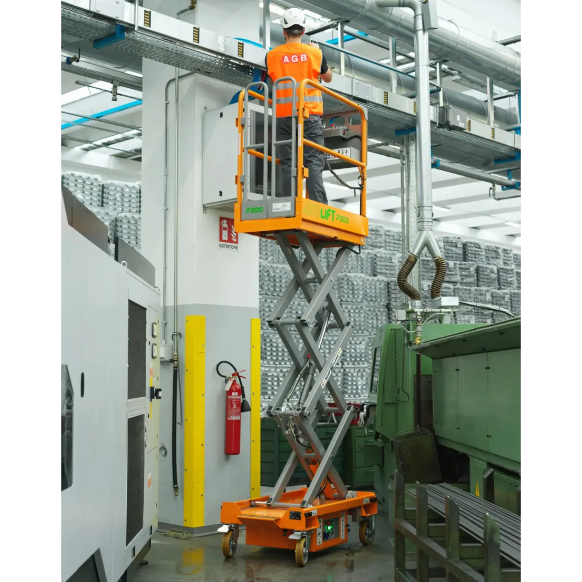 Pelarlift 4,95m Halv-Elektrisk<AXOLIFT New